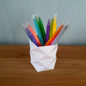 Pen Pot - 3D printed in PLA - Low Poly Geometric Design - Multiple Colours