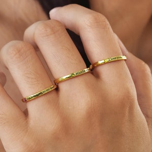 Baby Ring mit Gravur Geburtsstein Ring, Zarter Stapelring, neue Mutter Ring, personalisiertes Geschenk, handgemachter Schmuck