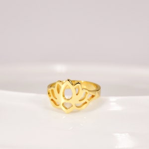 Personalized Lotus Ring, Custom Lotus Flower Engagement Ring, Sterling Silver Lotus Ring, Meditation Ring, Spiritual Ring, Gifts for Her
