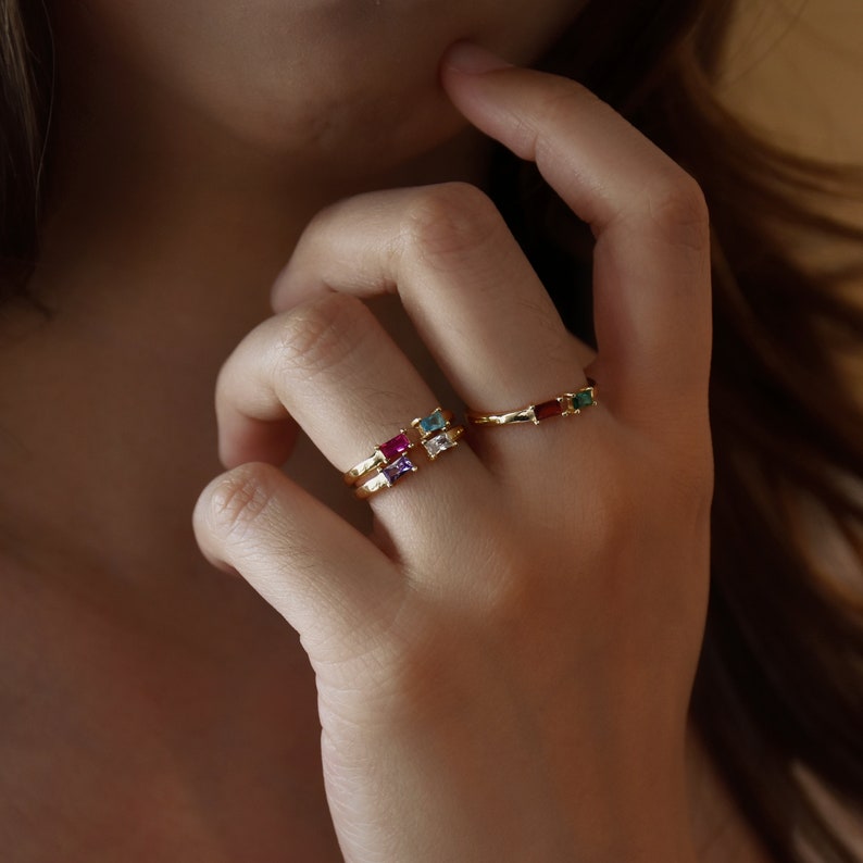 Familie Birthstone Ring, Benutzerdefinierte Baguette Edelstein Ring, 14K Gold Mütter stapelbarer Ring, personalisiertes Geschenk für Sie Bild 5