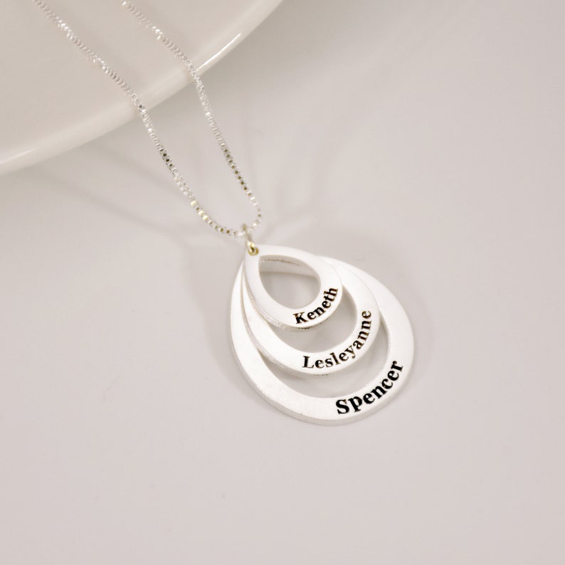 Personalized Drop Shaped Family Necklace, Name Necklace, Family Names Necklace, Personalized Jewelry, Mothers Day Gift, Gift for Mum image 2