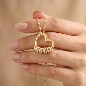 Collar con colgante de corazón familiar personalizado, collar familiar a medida, collar con nombre en forma de corazón, joyería grabada, regalo del Día de la Madre, regalo para mamá