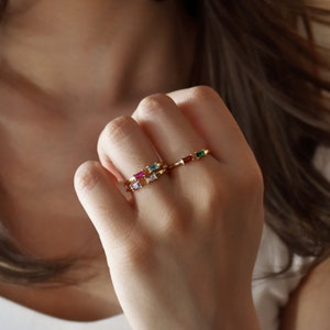 Familie Birthstone Ring, Benutzerdefinierte Baguette Edelstein Ring, 14K Gold Mütter stapelbarer Ring, personalisiertes Geschenk für Sie Bild 4