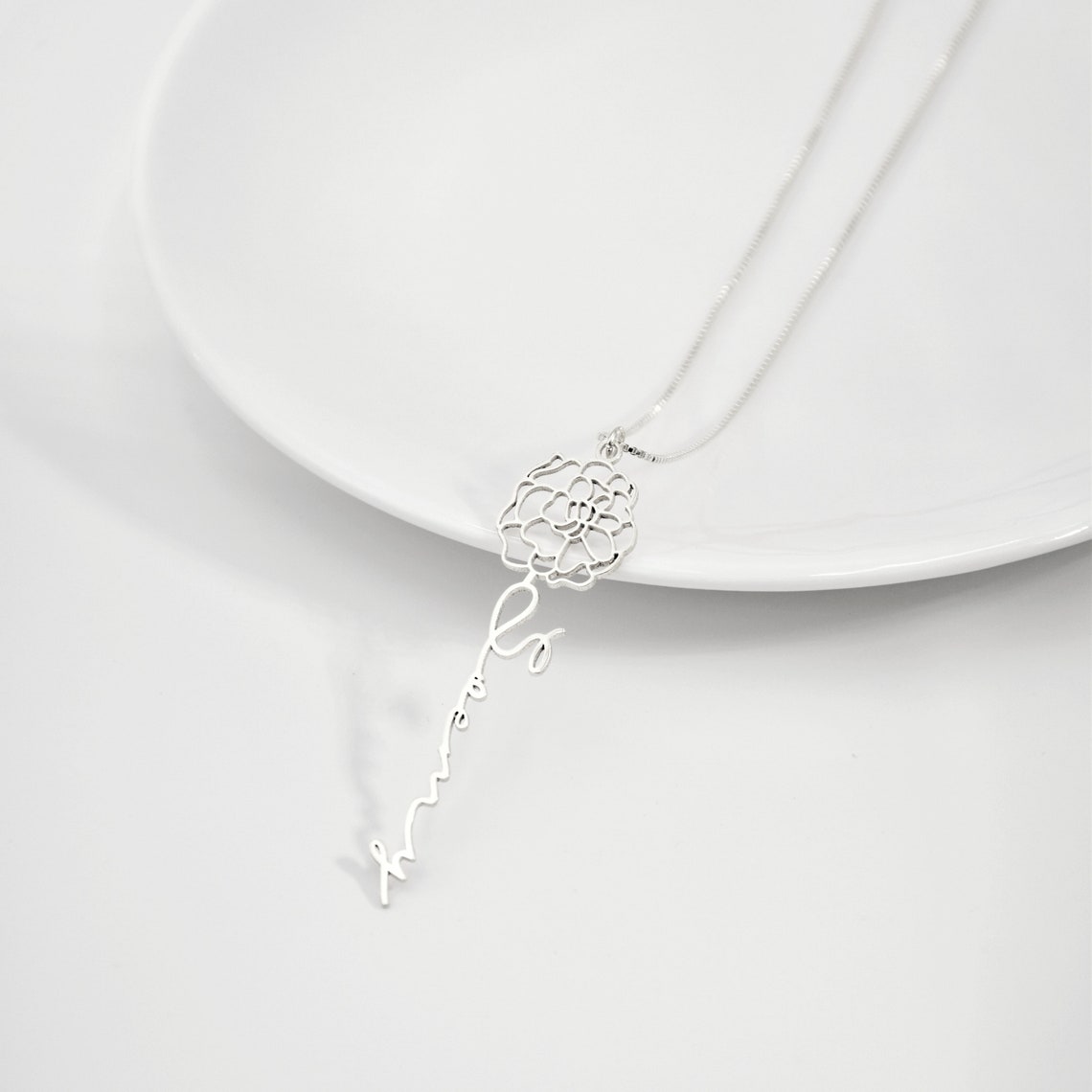 Floral Name Necklace Custom Birth Flower Name Necklace Etsy UK