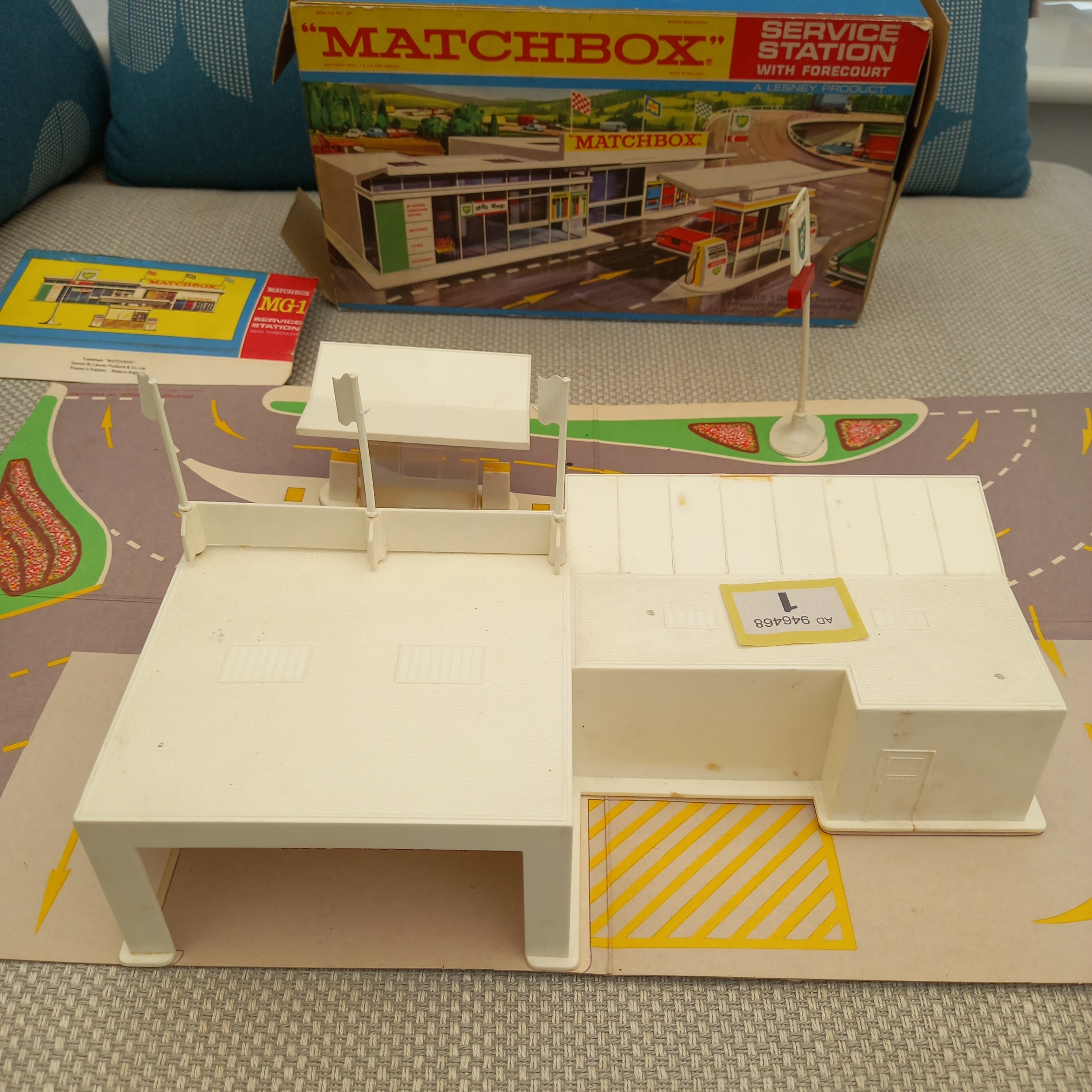 Matchbox Garage MG-1 Service Station With Forecourt Boxed as