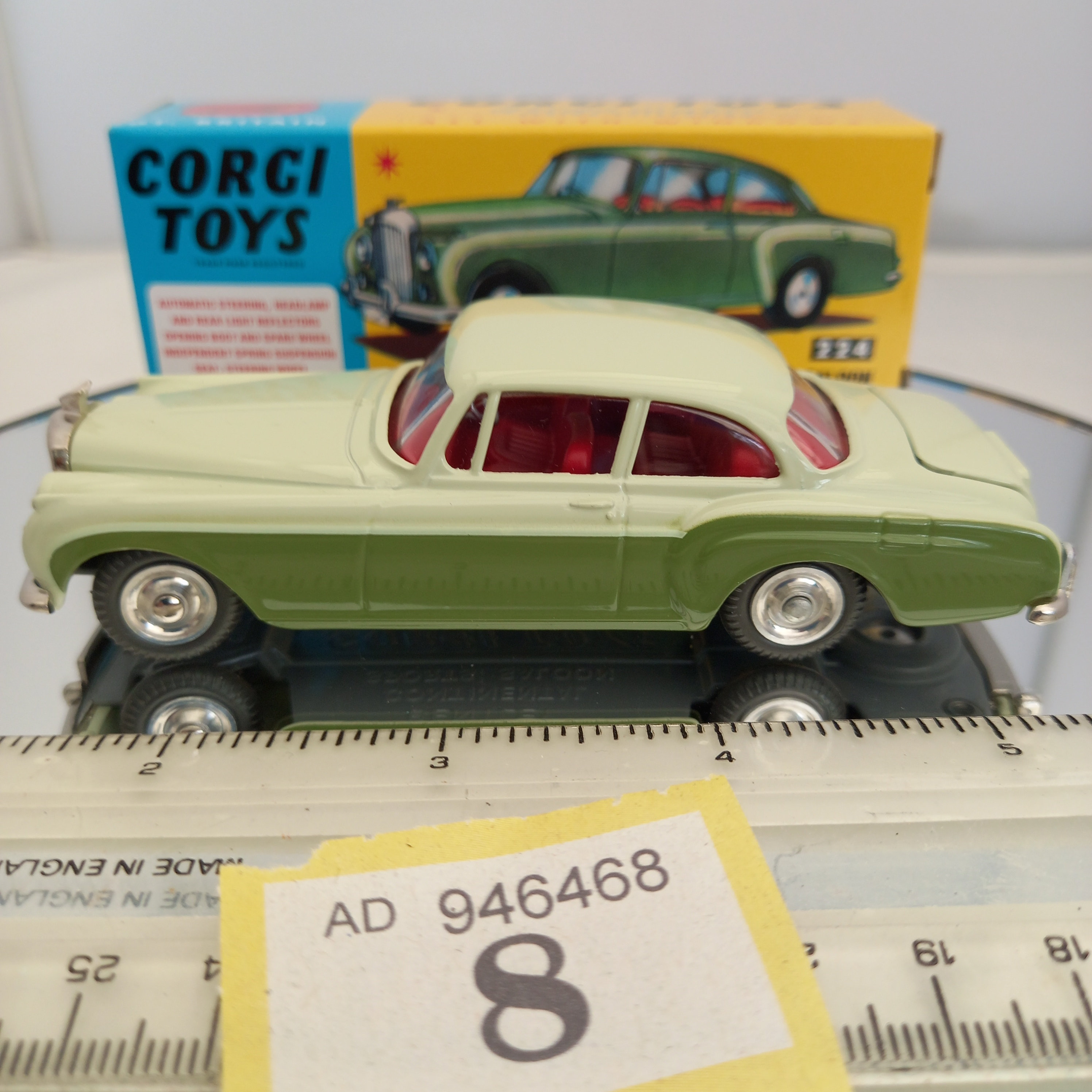 Miniature Corgi Toys 1/43 N°224 - Bentley Continental Sports Saloon - Verte - GB