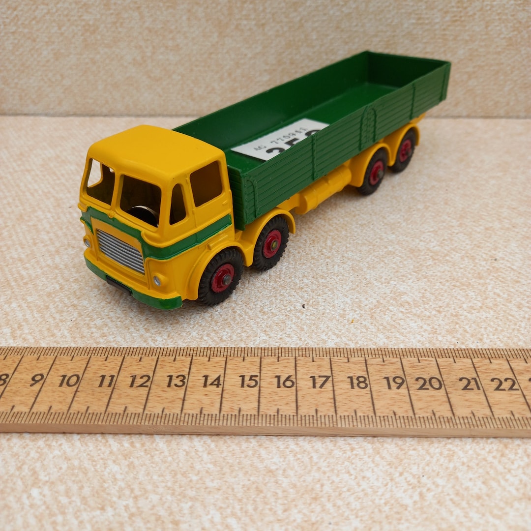 Dinky Super Toys No 934 Made in England Leyland Octopus 8x4 Drop Side