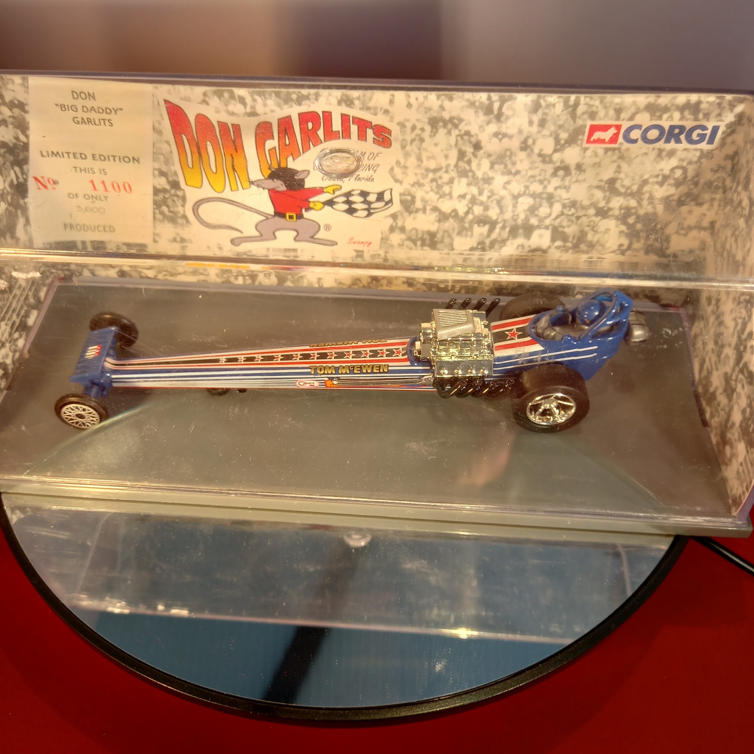 Corgi 38101 Tom Mc Ewen Vintage Slingshot Dragster Activity