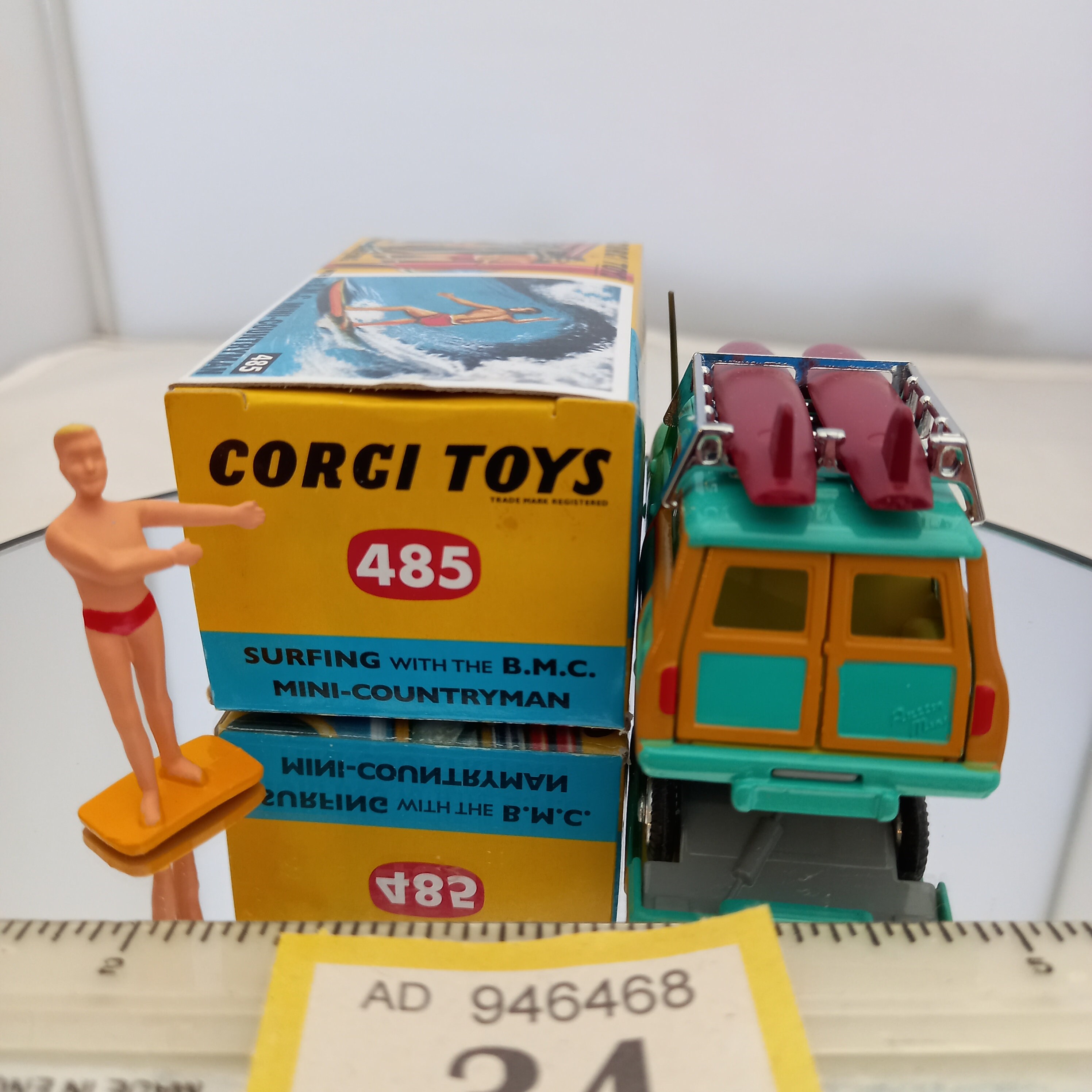 Corgi 485 Surfing With BMC Mini Countryman 1:43 Scale Boxed
