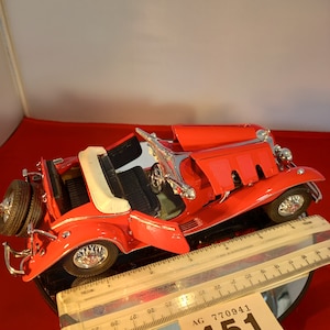 Franklin Mint 1/24 Scale 1935 Mercedes-Benz 500K Special Roadster - Red