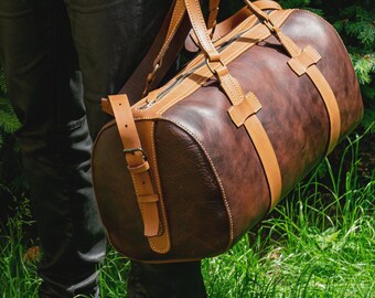 Bolsa de viaje/gimnasio de piel de grano completo hecha a mano • Herrajes de latón rústico