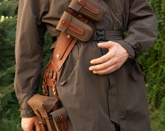 Bandolier Steampunk modular de cuero para el pecho con bolsillos desmontables, hecho a mano en Rumania.