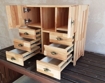 Closet with drawers made of wood - blueprint to build yourself!