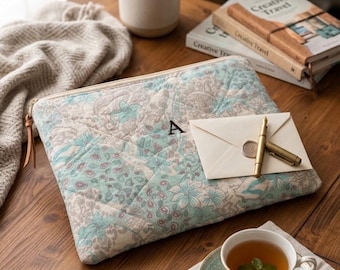Funda acolchada floral personalizada para portátil, funda para portátil con monograma inicial personalizado, bolso para iPad con estampado floral vintage, bonita funda acolchada para portátil.