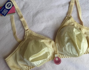 Sujetador vintage de satén 38B | Sujetador beige brillante de copa suave | Lencería minimalista y elegante | Hecho en España - nuevo con etiquetas