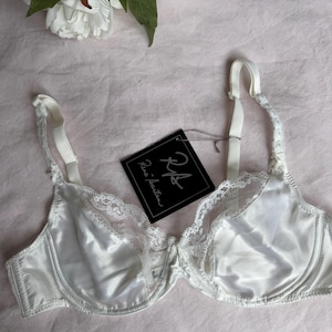 Vintage René Bartan lingerie satin & lace White bra 90B/34B - model Caresse - deadstock