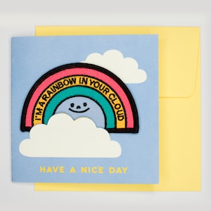 Heb een leuke dag (regenboog) + geborduurde iron-on patch, stoffen badge | Wenskaart