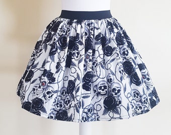 Falda de calaveras, falda de calaveras y rosas, falda de mujer, traje de calaveras, retro, falda gótica, moda peculiar, falda geek, nerd, falda rockabilly