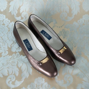 1970s Metallic Brown Leather Flats with Gold Plate Detail - Selby Comfort Flex - Size 7.5