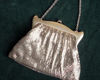 Vintage 1940s Whiting Davis Silver Mesh Art Deco Evening Purse Handbag with Silver Plated Frame and Chain Strap with Original Pocket Mirror