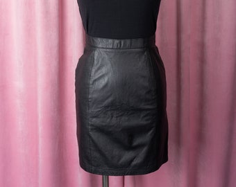 Vintage 90s Wilsons Basic Black Genuine Leather Mini Skirt