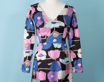 Magnifique robe en soie à imprimé floral audacieux des années 1960 avec large décolleté en V