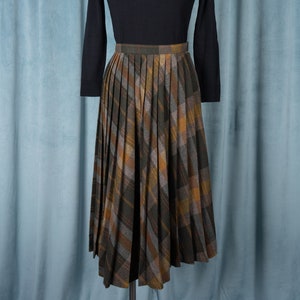 Vintage 1970s Evan-Picone Plaid Wool Accordion Pleat Skirt image 1