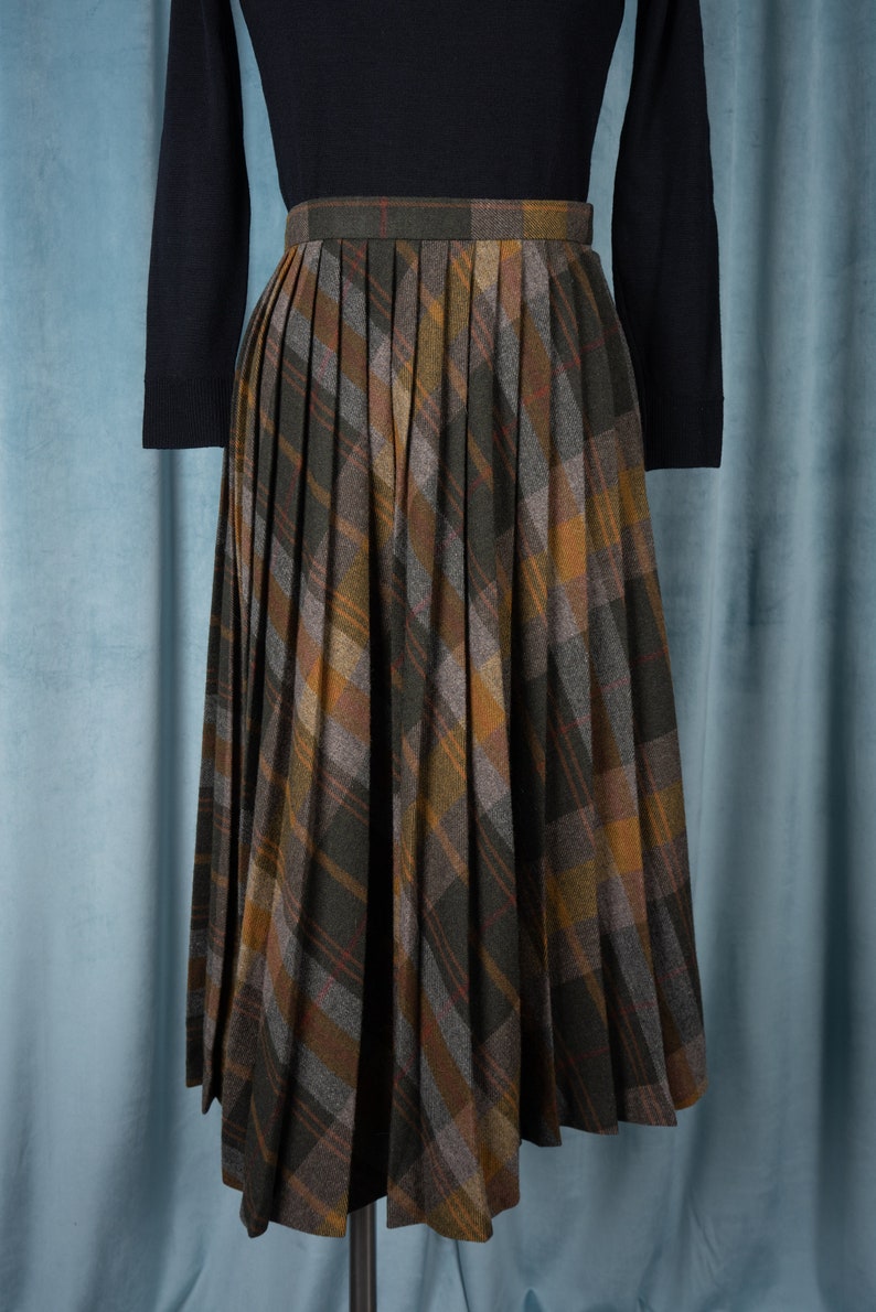 Vintage 1970s Evan-Picone Plaid Wool Accordion Pleat Skirt image 2