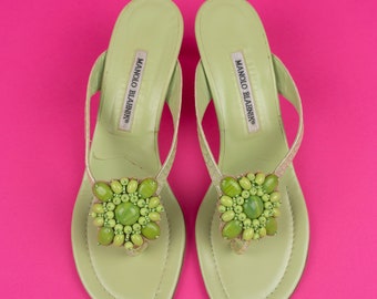 Vintage 90s Manolo Blahnik Light Green Snake Leather Beaded Kitten Heel Thong Sandals Size 39.5