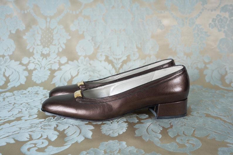 Vintage 1970s Selby Comfort Flex Metallic Brown Leather Flats with Gold Plate Detail 7.5 image 4