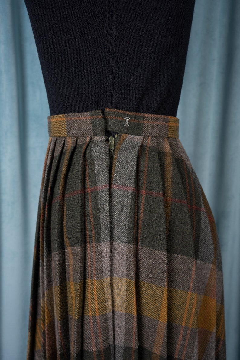 Vintage 1970s Evan-Picone Plaid Wool Accordion Pleat Skirt image 5