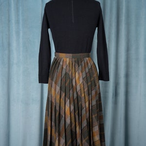 Vintage 1970s Evan-Picone Plaid Wool Accordion Pleat Skirt image 4