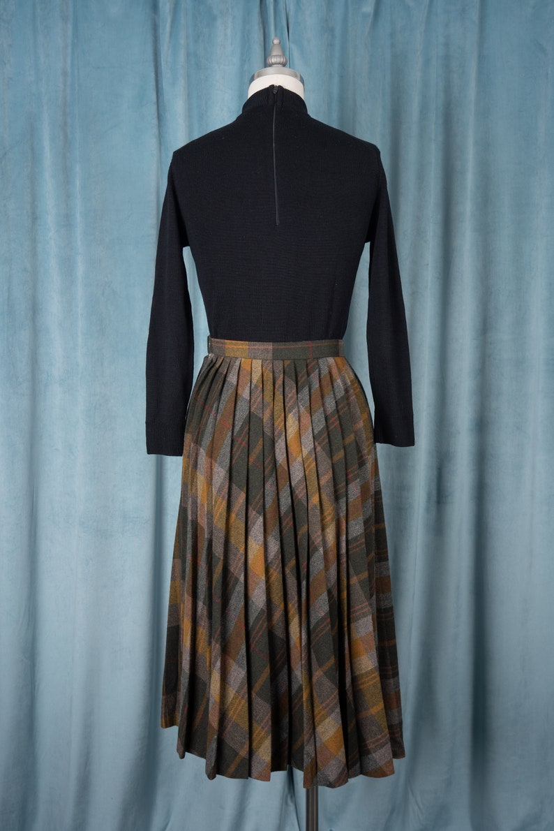 Vintage 1970s Evan-Picone Plaid Wool Accordion Pleat Skirt image 4