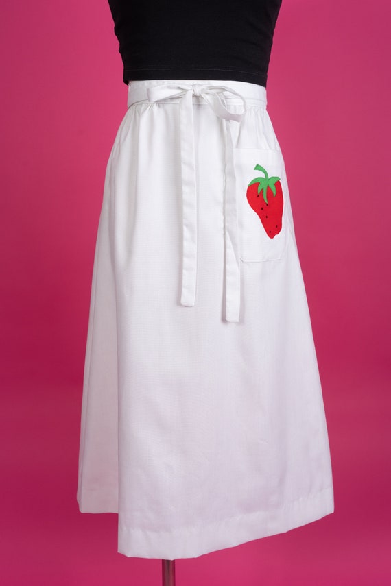 Vintage 1970s SKYR Strawberry Applique White Wrap… - image 2