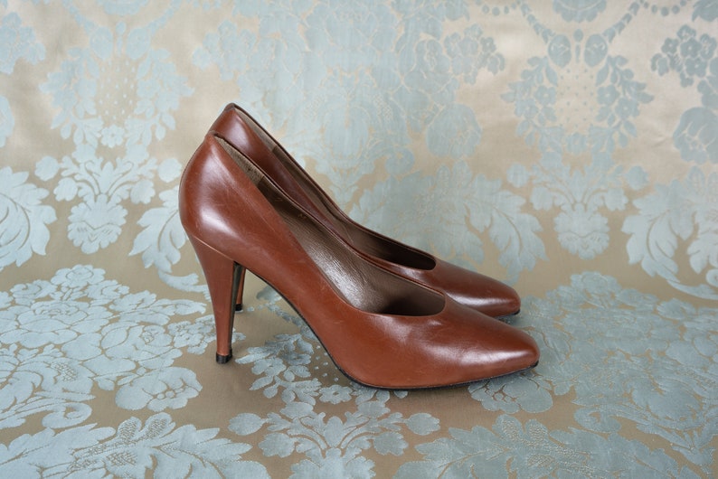 Vintage 70s Garolini Brown Heels / Made in Italy / 7M image 1
