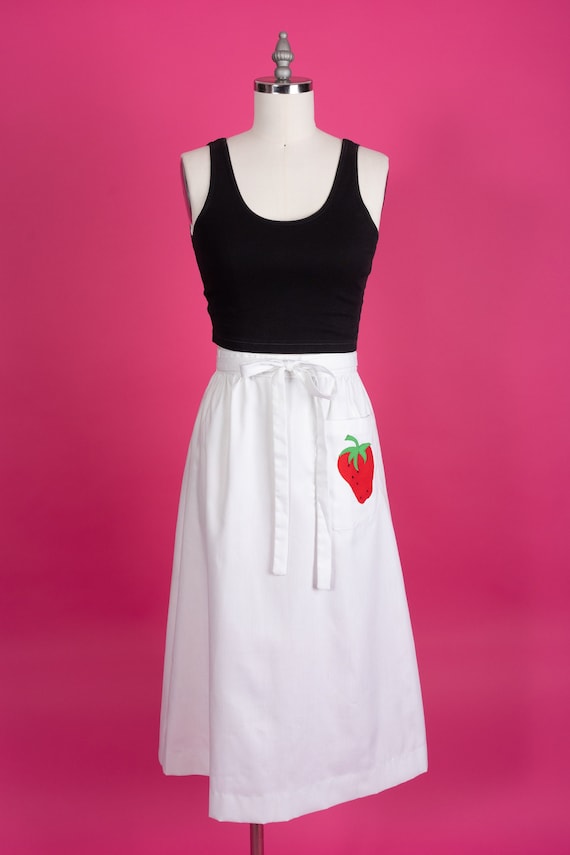 Vintage 1970s SKYR Strawberry Applique White Wrap… - image 1