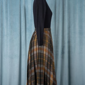 Vintage 1970s Evan-Picone Plaid Wool Accordion Pleat Skirt image 3