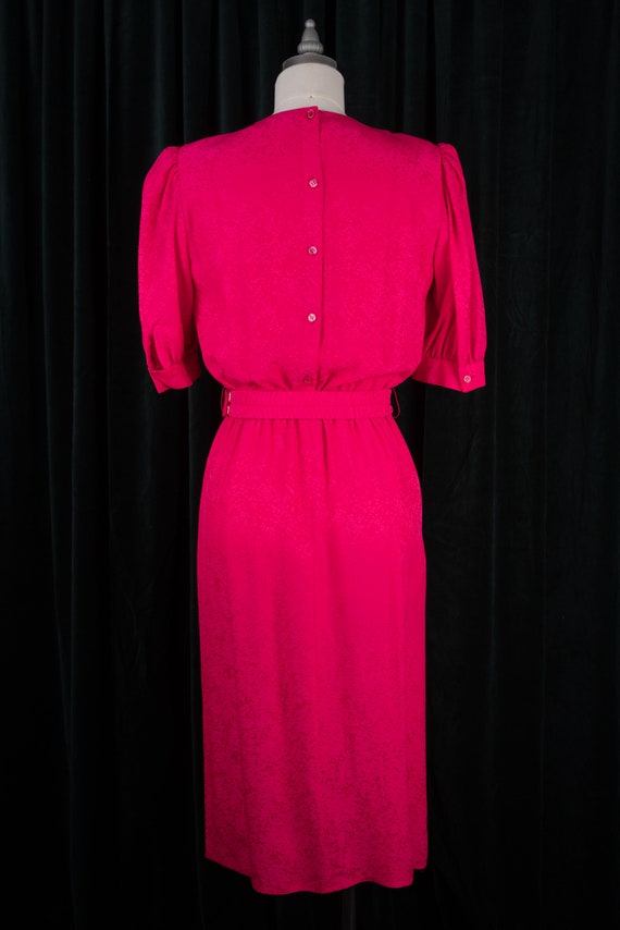 Vintage 1980s Maggy London Hot Pink Silk Belted D… - image 5