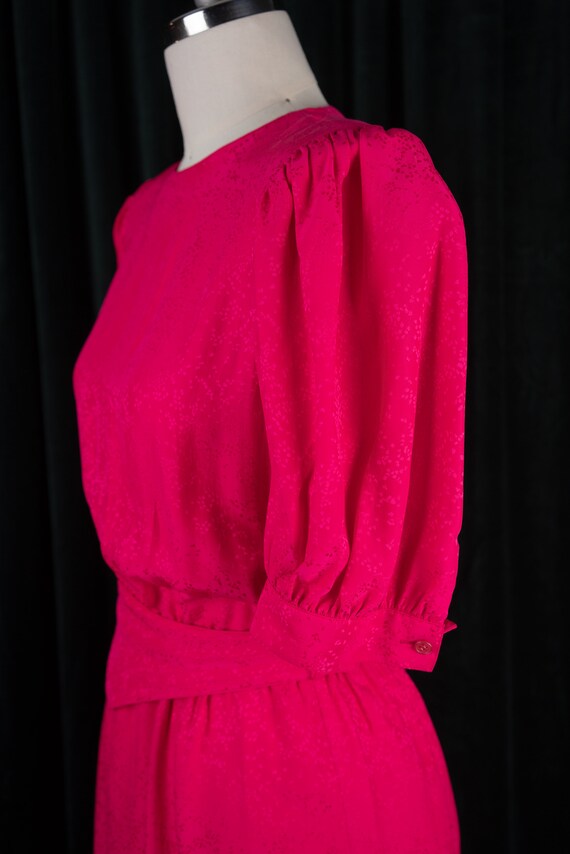 Vintage 1980s Maggy London Hot Pink Silk Belted D… - image 3