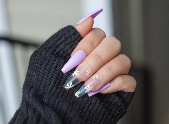 Pastel Daisy Nails/ Press on Nails/ Handpainted Nails/ Matte Nails/ Gloss Nails/ Pastel Nails/ Spring Nails