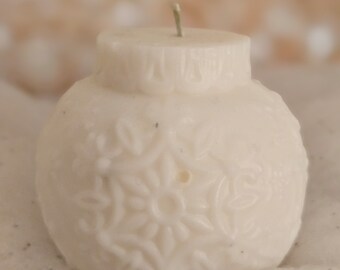 Flux Living Co. | BAUBLE | Christmas Snowflake Gift Candle