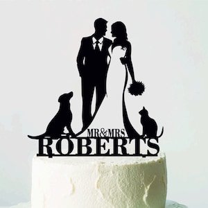 Wedding cake topper with Dog and Cat, Dog Cake Topper, Mr&Mrs Cake topper with dog, Wedding cake topper with cat, Personalized Cake Topper