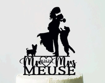 Wedding cake topper with Two Dogs, Cake Topper with Golden Retriever, Bride and Groom with labrador, Dog Theme Wedding, Personalized Topper