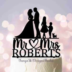 Topper per torta di famiglia con bambini e cane, Topper per torta con cane, Sposa e sposo bambini, Topper per torta di coppia con bambini, Topper per torta personalizzato