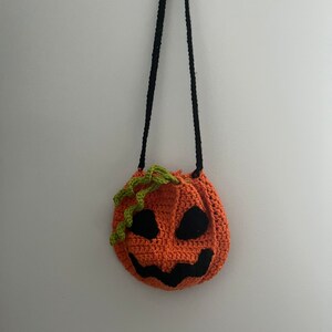 Pumpkin trick or treat bag crochet pattern downloadable PDF image 4