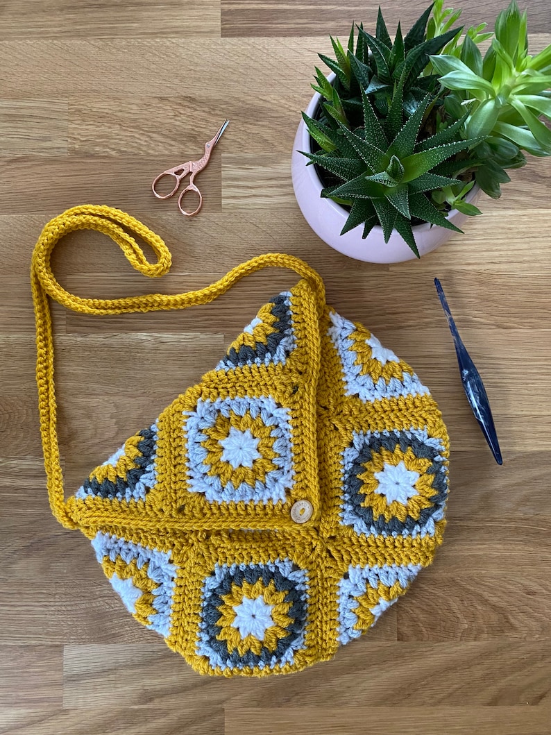 StarBurst Four Way granny square tote bag crochet pattern downloadable PDF image 4