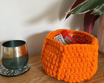 Pumpkin trick or treat basket crochet pattern - downloadable PDF