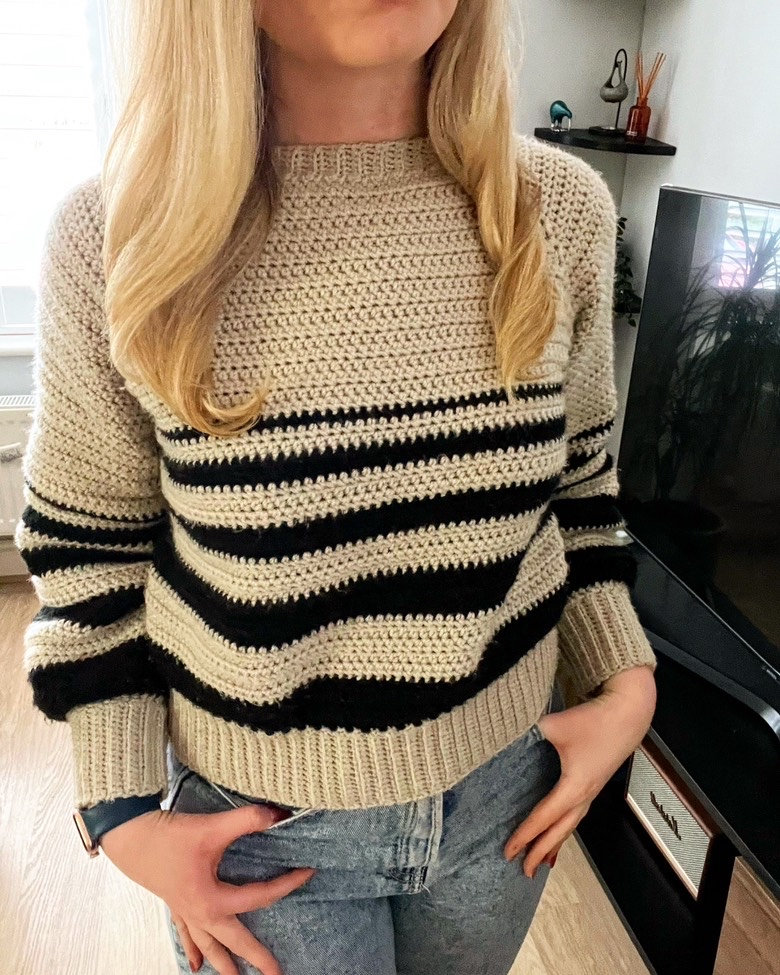 34 Crochet Jumpers with Cowl Necks, Raglans, and Crop Tops 31 Crescendo jumper/sweater