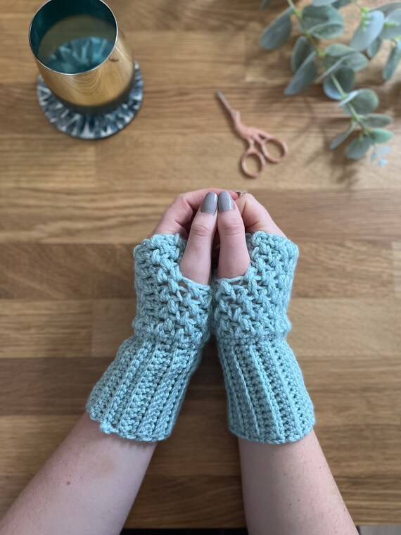 Berry Cosy Fingerless Gloves Crochet Pattern - Downloadable PDF - Etsy