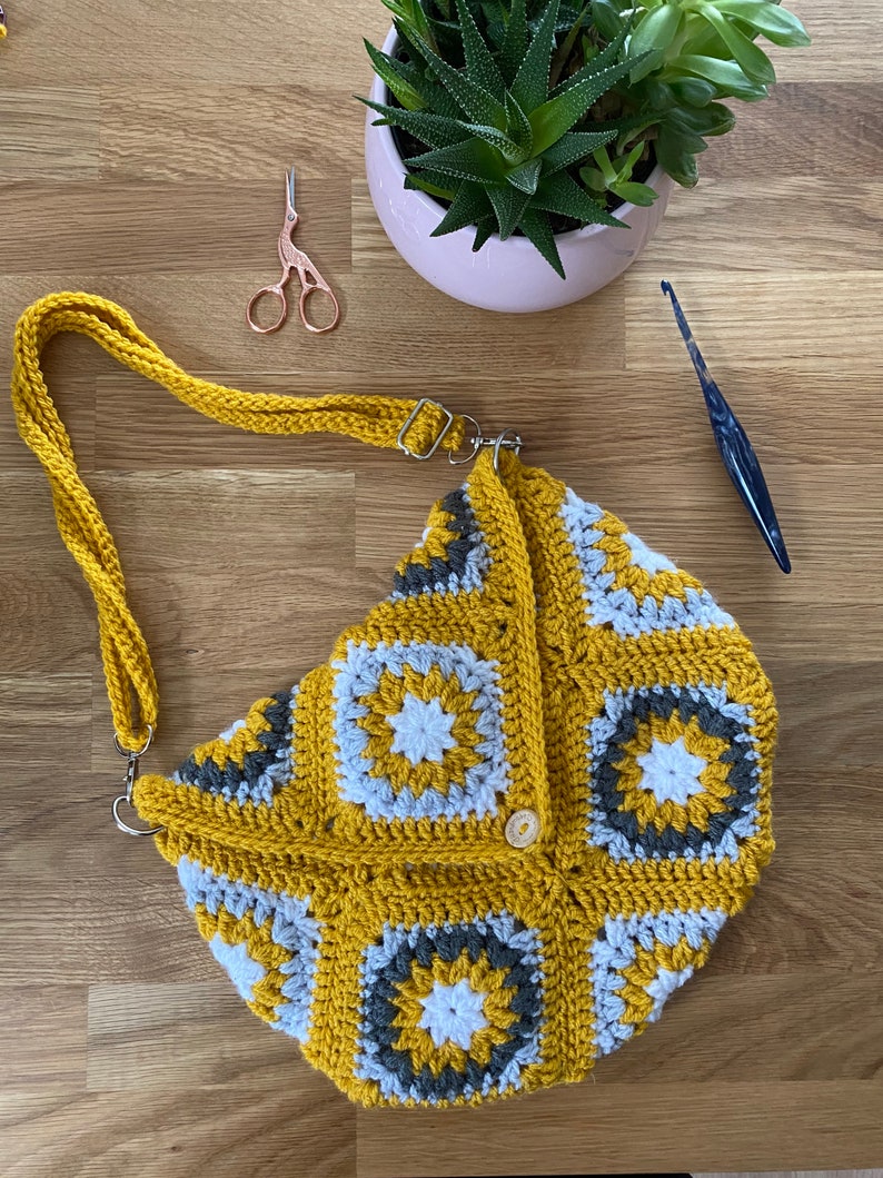 StarBurst Four Way granny square tote bag crochet pattern downloadable PDF image 6